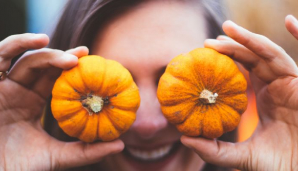 Borítókép: Fenyő és sütőtök az arcodra? Az ősz legjobb hozzávalóit a bőröd is szeretni fogja!