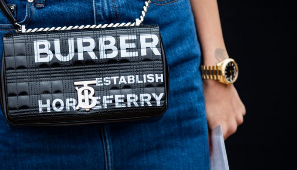 Borítókép: Őrület! Kabátra varrt pufi mellény a jövő divatja? 