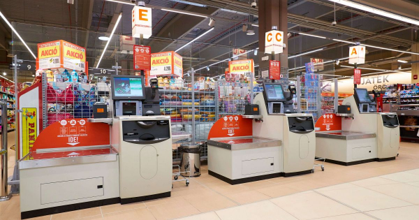 Borítókép: Újabb 14 üzletében telepít önkiszolgáló kasszákat a SPAR