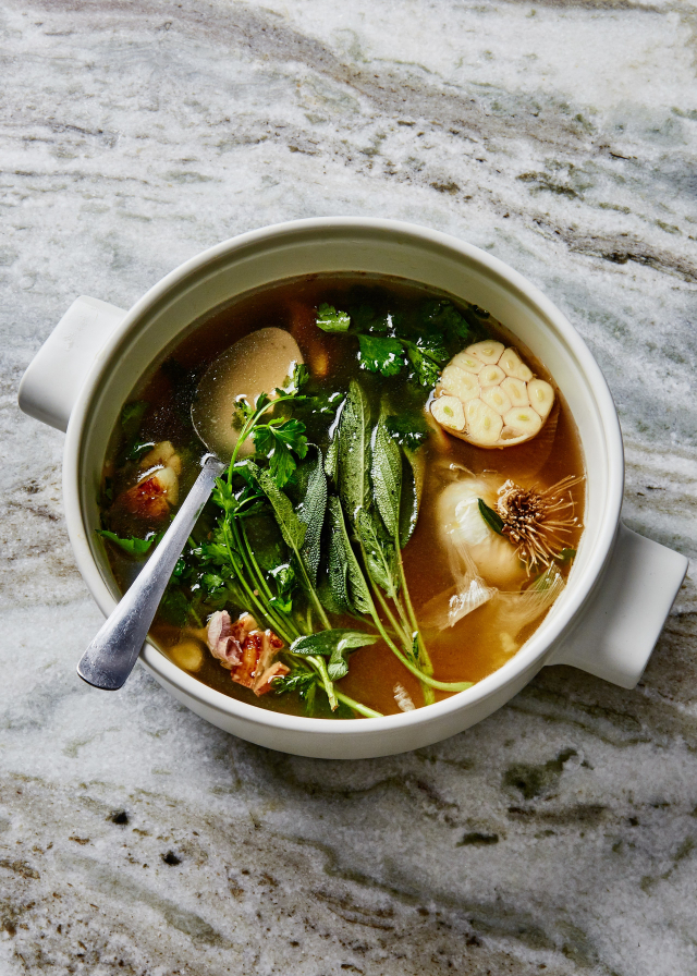 recept,fokhagymaleves,fokhagyma,megfázás,betegség,egészség,bonappetit