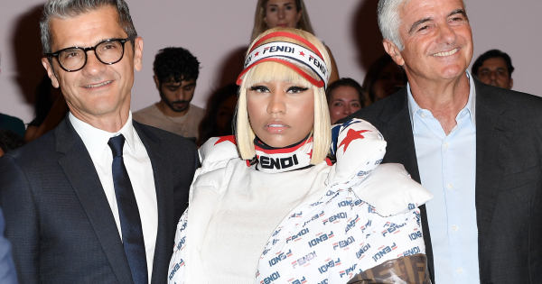 Borítókép: Bújj Nicki Minaj tervezte extra ruhákba! 