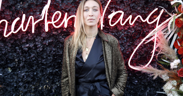 Borítókép: Topless modell lett Gigi és Bella Hadid nővére