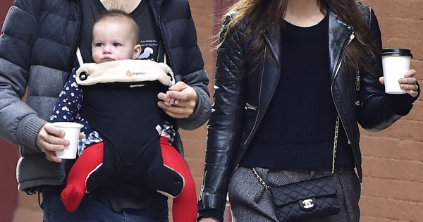 Borítókép: Paparazzók szorították le az útról a kétgyermekes színésznőt