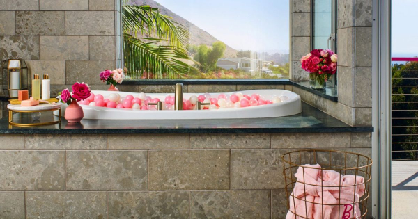 Borítókép: Beköltöznél Barbie óceánparti álomházába?