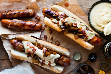 Borítókép: A hot dog is lehet pikáns étel, nézd csak ezt a receptet!