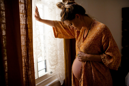 Borítókép: Miért ilyen fájdalmas a szülés? És miért veszélyes?