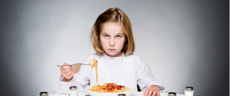 Borítókép: 5 jel, hogy túleszi magát a gyereked