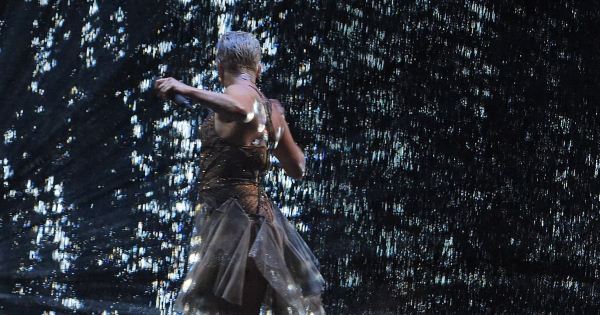 Borítókép: 40 évesen visszavonul az egyik legnagyobb badass énekesnő