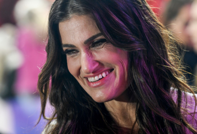 idina menzel,jégvarázs 2