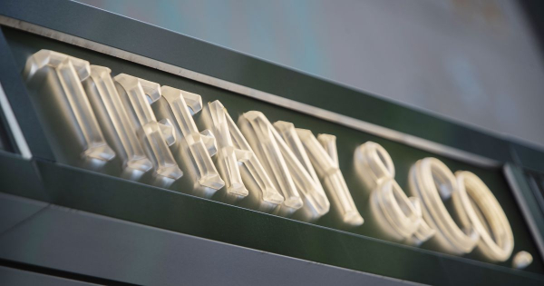 Borítókép: Vennél Tiffany joghurtot vagy Prada lisztet?