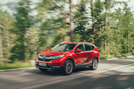Borítókép: Nekem bejön a vörös – Honda CR-V 1.5 Turbo teszt