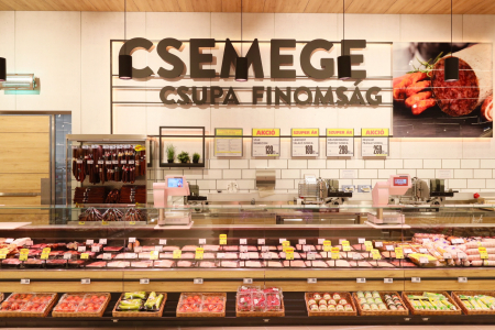 Borítókép: Közel 400 tonna szaloncukorral készül a karácsonyra a SPAR