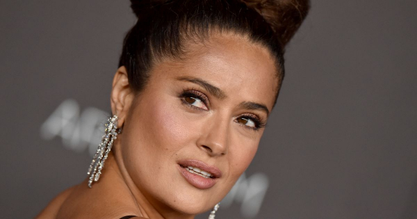 Borítókép: Salma Hayek az örök szexszimbólum