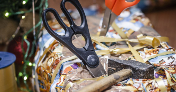 Borítókép: Félresikerült karácsonyi csomagolások, hogy jobb kedvre derüljünk