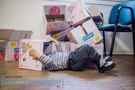 Borítókép: Akcióvadászat helyett jótékonyság! A dm újraértelmezte a Black Friday fogalmát