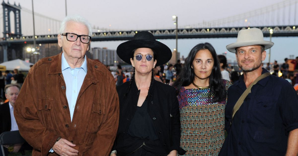 Borítókép: Harry Benson legendás fotói: A legelbűvölőbb elnökfeleségektől a 90-es évek szupermodelljeiig mindenki megnyílt kamerája előtt