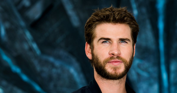 Még ilyet! Liam Hemsworth már be is mutatta új kedvesét a szüleinek