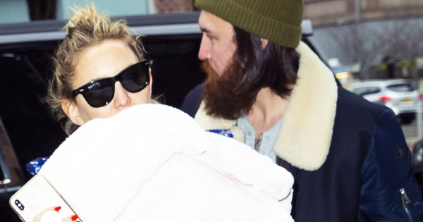 Borítókép: A 40 éves kismama egy év után újra topformában