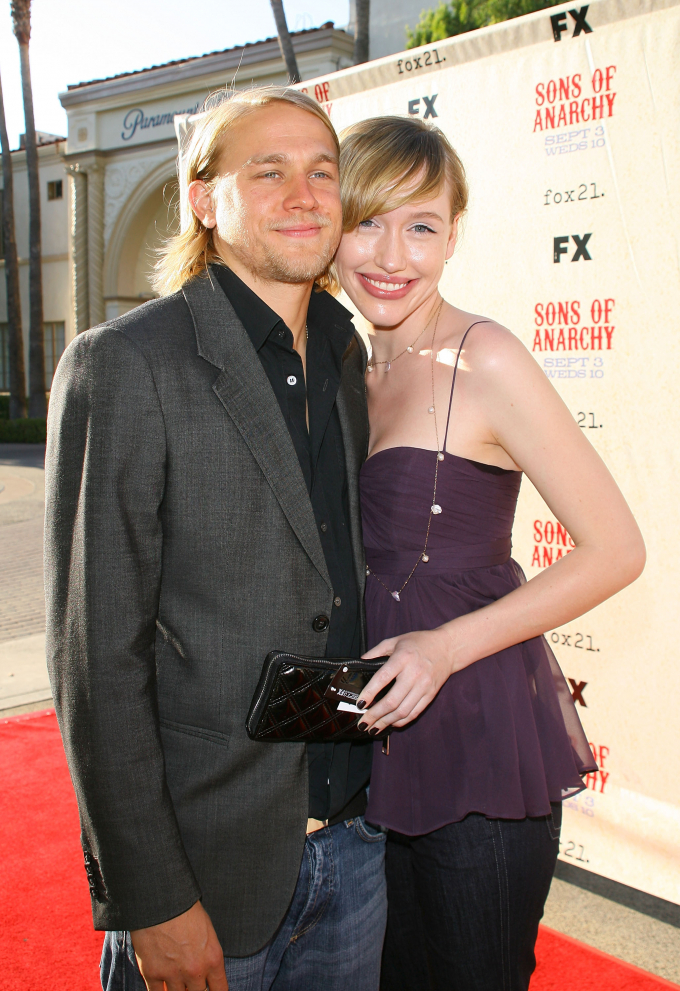 Charlie Hunnam és Morgana