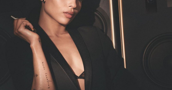 Borítókép: Most a kézírásos tetoválásokat szeretik a sztárok