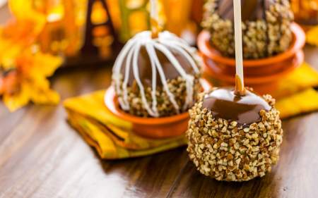 Borítókép: Az ősz sztárja: Sült alma házi cukormentes karamellbe mártva