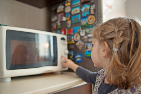 Borítókép: 7 konyhai hack, amihez a mikród használhatod