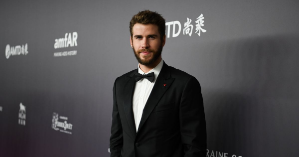 Ha a steaket véresen szereted, akkor Liam Hemsworth új plakátjáért odáig leszel