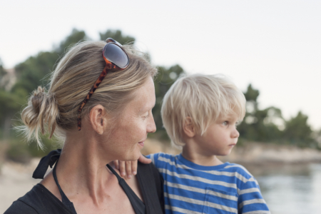 francia,anya,gyereknevelés