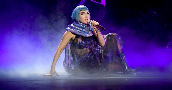 Borítókép: Lady Gaga kilépett a szinglik klubjából: de ki is az a férfi, aki elrabolta a szívét?