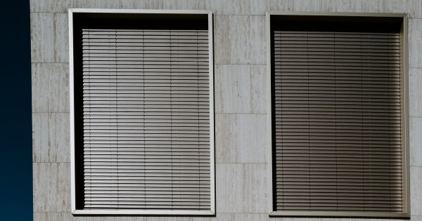 Borítókép: Megéri-e a műanyag redőnyléc?