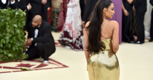 Borítókép: Felvennéd Kim Kardashian fenekét?