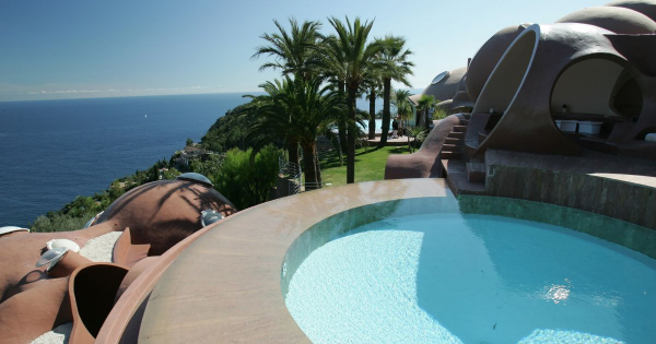 Borítókép: A divatmogul egykori nyári palotáját is megszerezheti Jeff Bezos