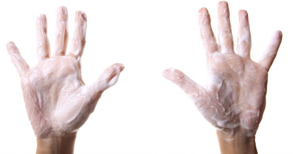 Borítókép: Ne pánikolj – Mutatjuk, hogyan készíthetsz kézfertőtlenítőt otthon!