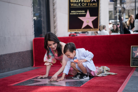 Borítókép: Híres szülők, akik nyíltan vállalják, hogy béranya szülte a gyereküket