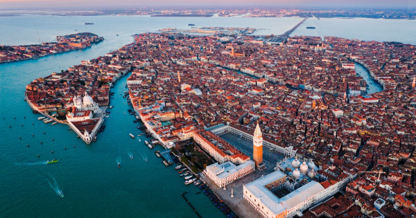 Borítókép: Gyönyörű látvány Velencében – Nem várt pozitívuma van a karanténnak