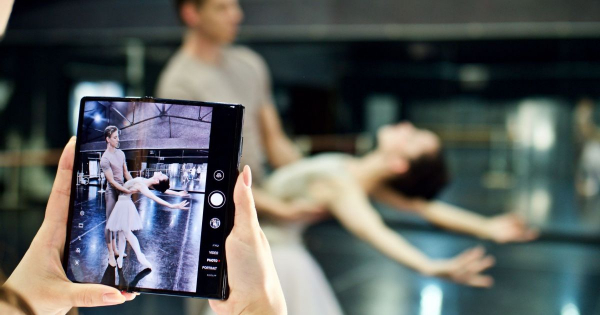 Borítókép: „Akkor sem állunk le, ha fáj” – különleges fotósorozat a Magyar Nemzeti Balett művészeivel