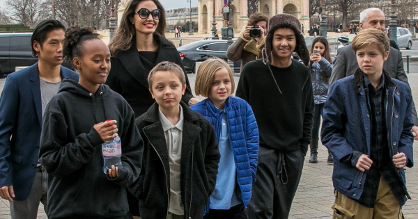 Borítókép:  Így töltik a házi karantént Angelina Jolie gyerekei