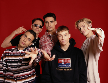 Borítókép: Ezt nem hagyhatod ki: a Backstreet Boys tagjai mackónadrágban adtak lakáskoncertet