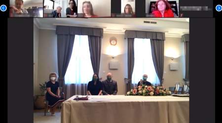 Borítókép: Életemben először skype-lánybúcsún, majd skype-esküvőn vettem részt