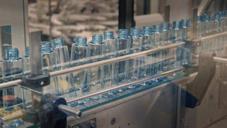 Borítókép: Mert megérdemlem... a kézfertőtlenítőt! A szépségipar beszállt a vírus elleni harcba