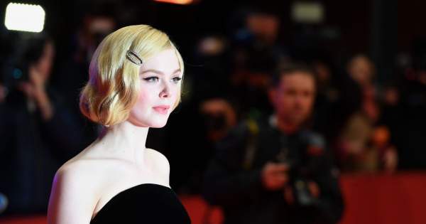 Borítókép: 12 ikonikus fotóval köszöntjük a 22 éves dívát