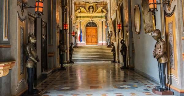 Borítókép: Otthonról is turista üzemmódban 