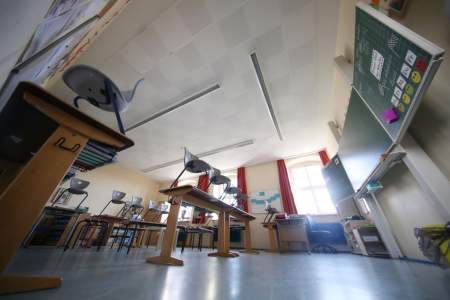 Borítókép: Lassan újranyitnak az iskolák, de melyik országban mikor és mit jelent ez ránk nézve?