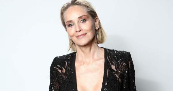 Borítókép: Alkotás karanténban: Sharon Stone kreatív energiái újra szárnyalnak
