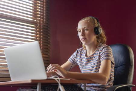 Borítókép: Mit szeretnek és mit utálnak a diákjaim a távoktatásban?