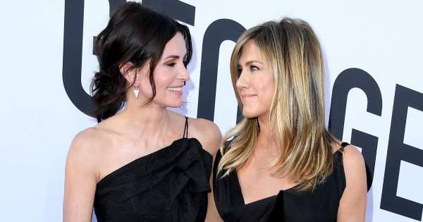 Borítókép: Jennifer Aniston elárulta, milyen meglepetéssel készülnek rajongóik számára