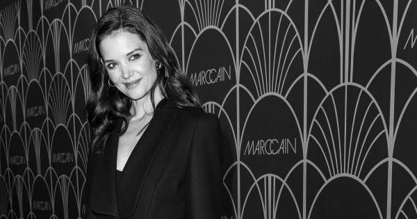 Borítókép: Hogy miért imádja ezt a bizonyos ruhadarabot Katie Holmes?