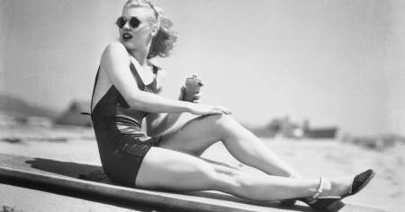 Borítókép: 25 éve hunyt el Ginger Rogers, tudjátok, aki tűsarkúban, hátrafelé