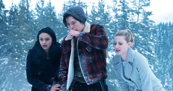 Cole Sprouse és Lili Reinhart végre megszólalt, mire számítanak a Riverdale folytatásában