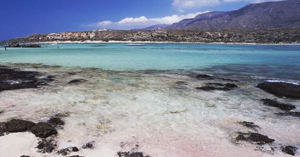 Borítókép: Görögország újranyitja tengerparti strandjait a turisták számára